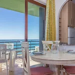 Mediterraneo Front 호텔 마르베야